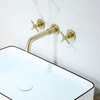 Grifo de doble manija para lavabo de baño con montaje en pared de oro cepillado de acero inoxidable 304 