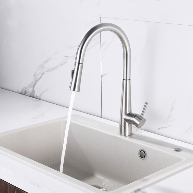 Grifos de fregadero de cocina abatibles con sensor táctil de 360 ​​grados de oro cepillado