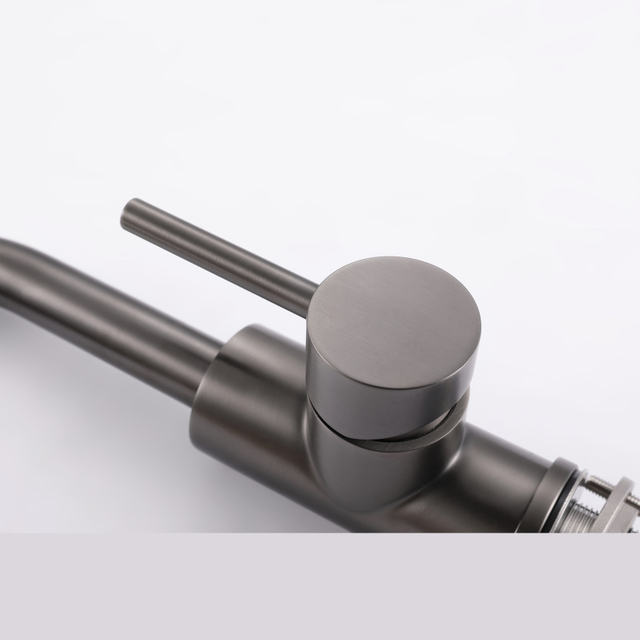 Grifo de lavabo de tres vías pequeño para baño gris pistola de acero inoxidable 304