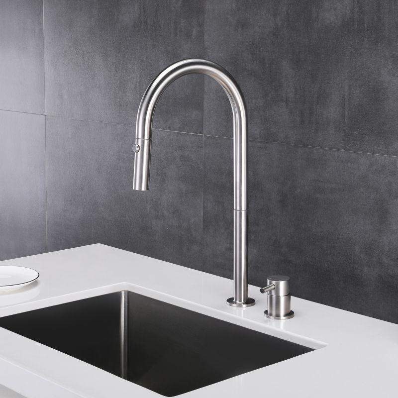 Saque el grifo de la cocina