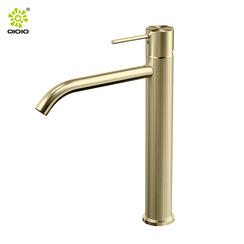 grifo de cocina dorado