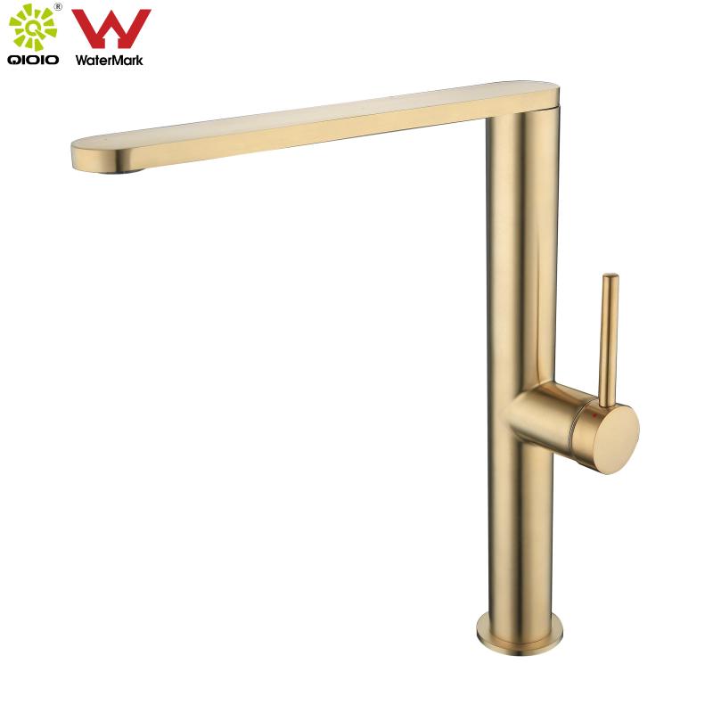 grifo de ba&ntilde;o de oro cepillado 