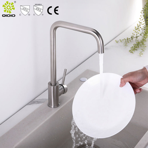 Acero inoxidable 304 níquel cepillado montado en cubierta monomando mezclador caliente y frío grifo del fregadero de la cocina